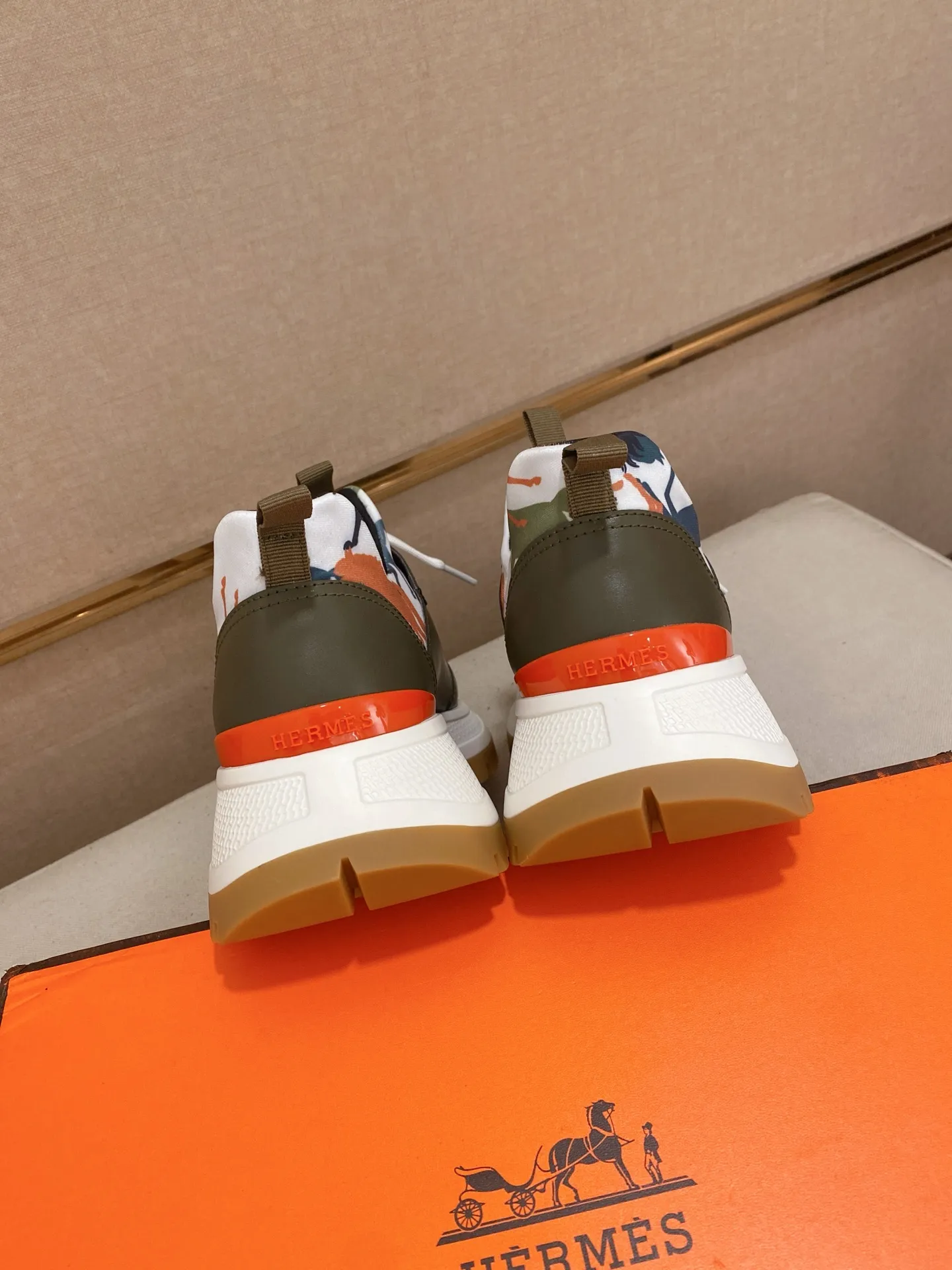 Men's clothing and shoes💰: 600💰《HERMES》【Classic original order·Version】Hermès; top 🔝purchasing agent🔍🔍men's latest 🇺🇸 counter sales simultaneously, imported from Italy original ▲▲cowhide ▲▲ (high-end, nobility, class) ) Exquisite workmanship (Italian 🇮🇹 imported water-dyed 🐂 cowhide lining) sole: original sole provided by the original factory, ⚠️exclusive double-layer activity·TPR·rubber·combined molded outsole; super comfortable·wear-resistant·non-slip·environmental protection The real thing is more beautiful if you take the real thing (high quality, follow the order). You can enter and exit the counter at will * Number of yards: 38-44 (can be customized 45-46, non-returnable)